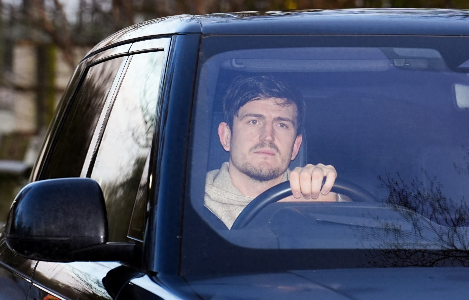 Maguire is considering leaving Manchester United, possibly moving to Serie A as early as the January transfer window! Ten Hag’s first signing looks to Carrick for future plans.