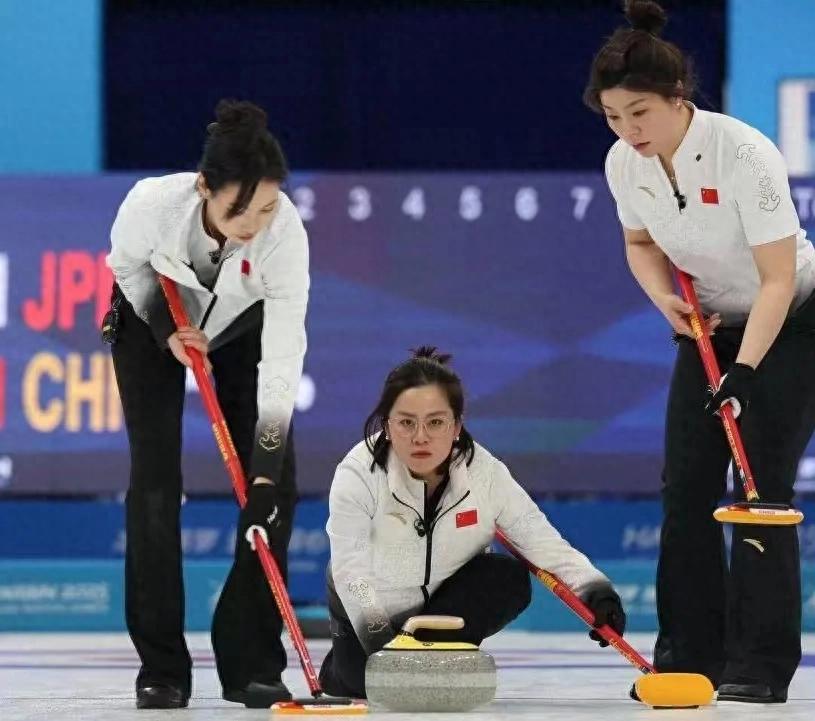 Fifth place finish! The women's curling team won 5-7 Canada, 7-5 to advance to the tournament against South Korea or Sweden
