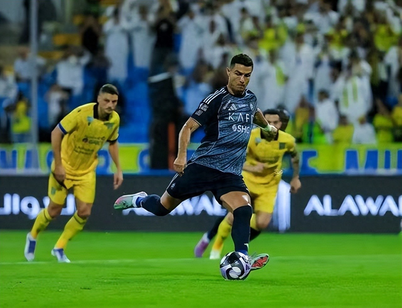 Ronaldo scored a penalty again and had the lowest rating; Felix completed a hat-trick and Coman scored as Victory Riyadh won 5-0 for a strong season start.