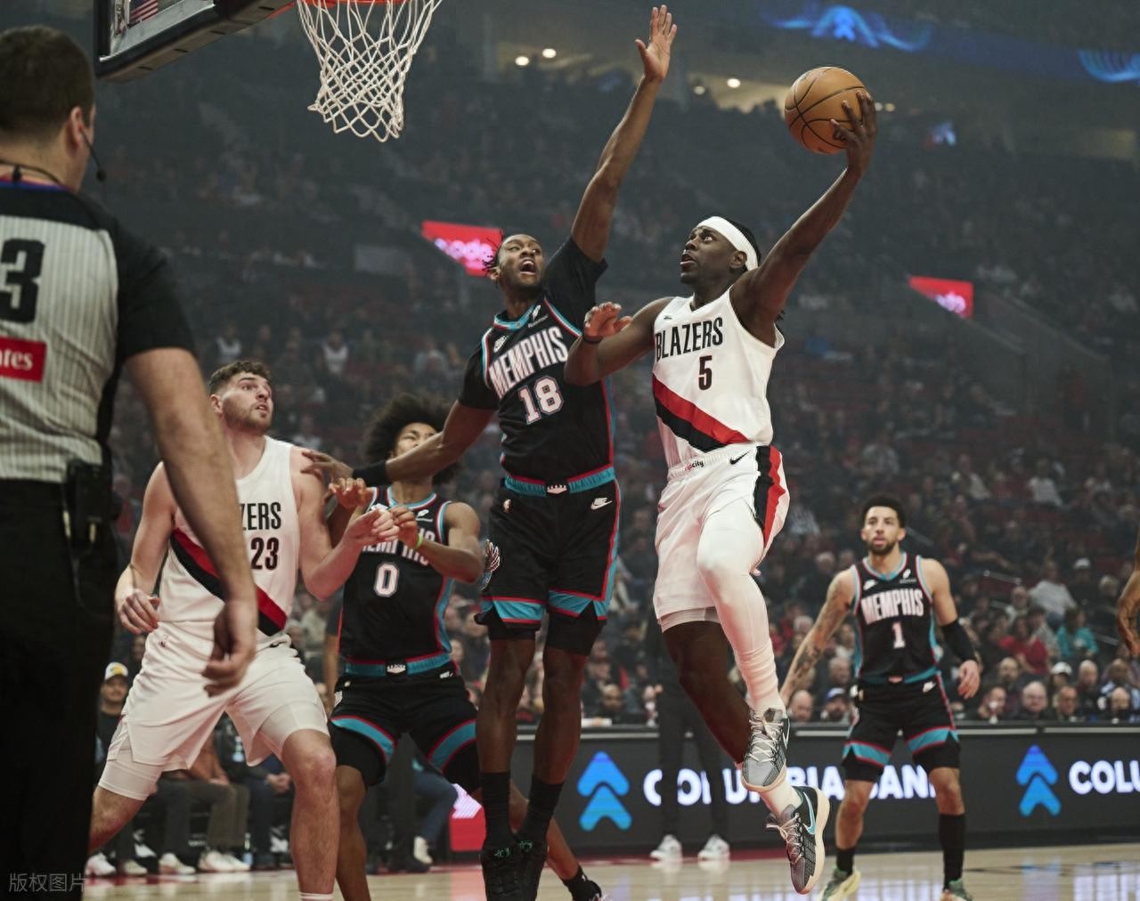 Garbage time appearance! Yang Hansen scores 2 points and grabs 1 rebound, Rowe puts up 13 points, Klingen records another double-double, Trail Blazers defeat Grizzlies.