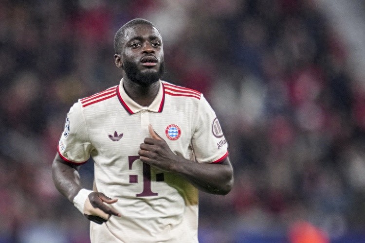 Upamecano demands a €20 million signing bonus; Bayern refuses to pay, while Real Madrid, who prefer free transfers, are willing to cover it.