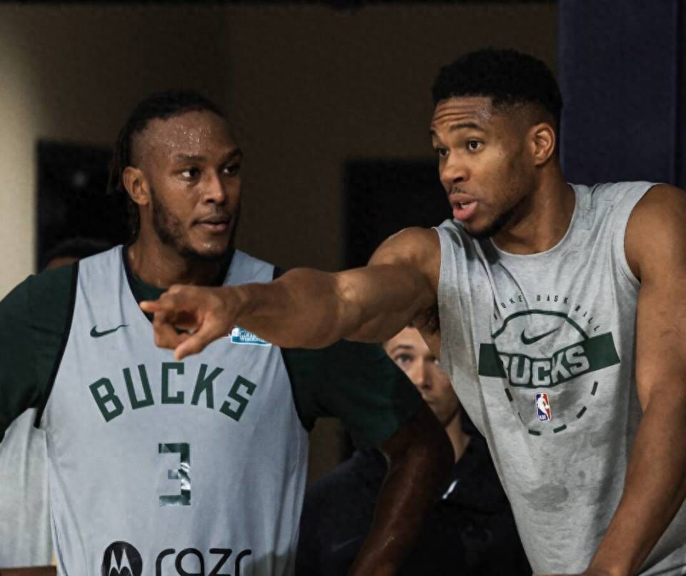 Giannis Antetokounmpo has arrived in Miami to join the Bucks! First appearance with new addition Turner as Coach Rivers explores rotation options
