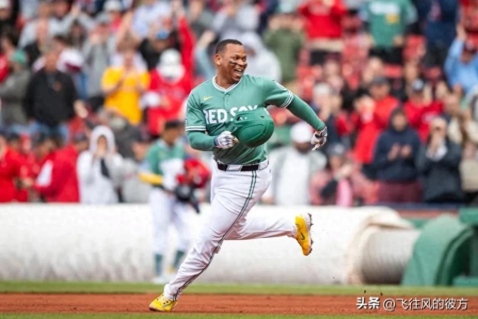 Differences in internal philosophies, Red Sox executives: "Unable to agree on a direction with Devers"