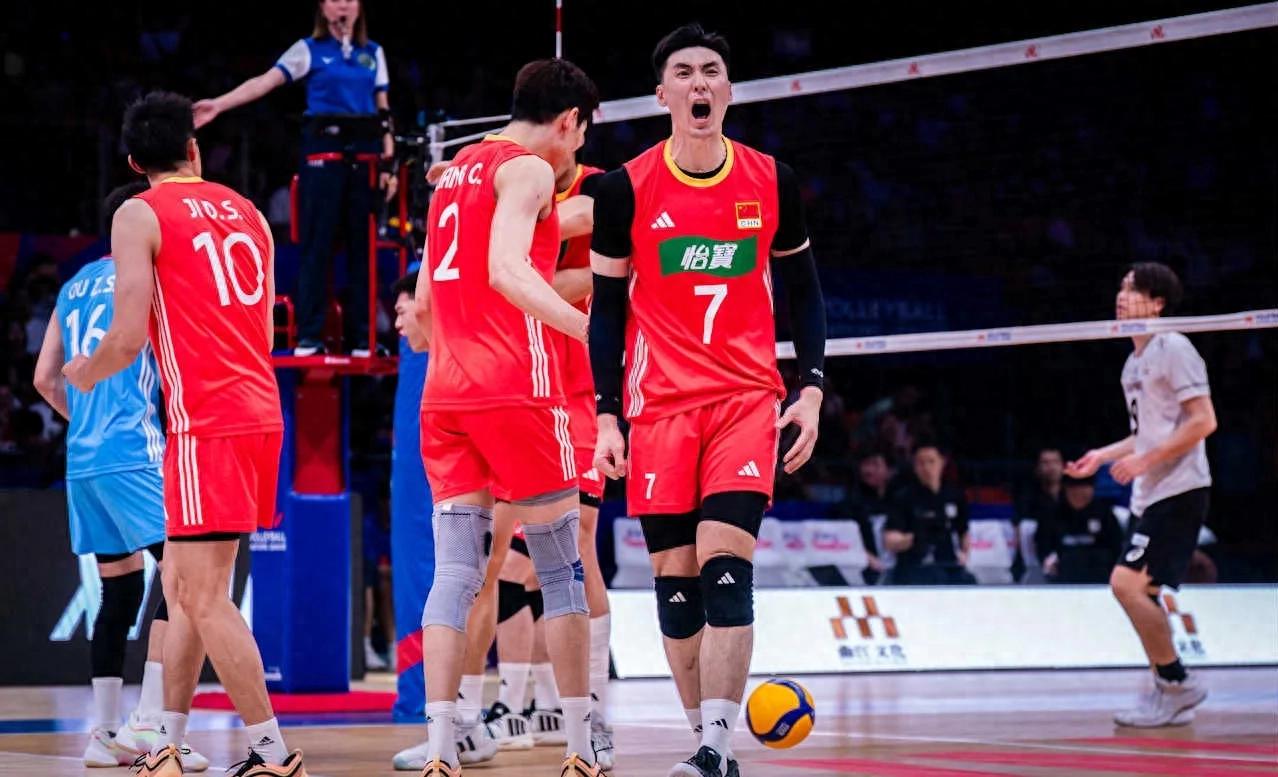 The men's volleyball team has changed dramatically! Zhang Zhejia + Wen Zihua started, and Li Yongzhen served and made contributions, beating the Netherlands 25-19