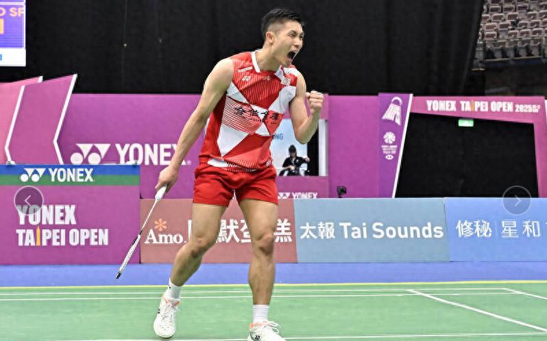 Zhou Tiancheng leveled Yushi Tanaka and reached the top 16 of the men's singles at the 2025 Thailand Open Badminton Championships