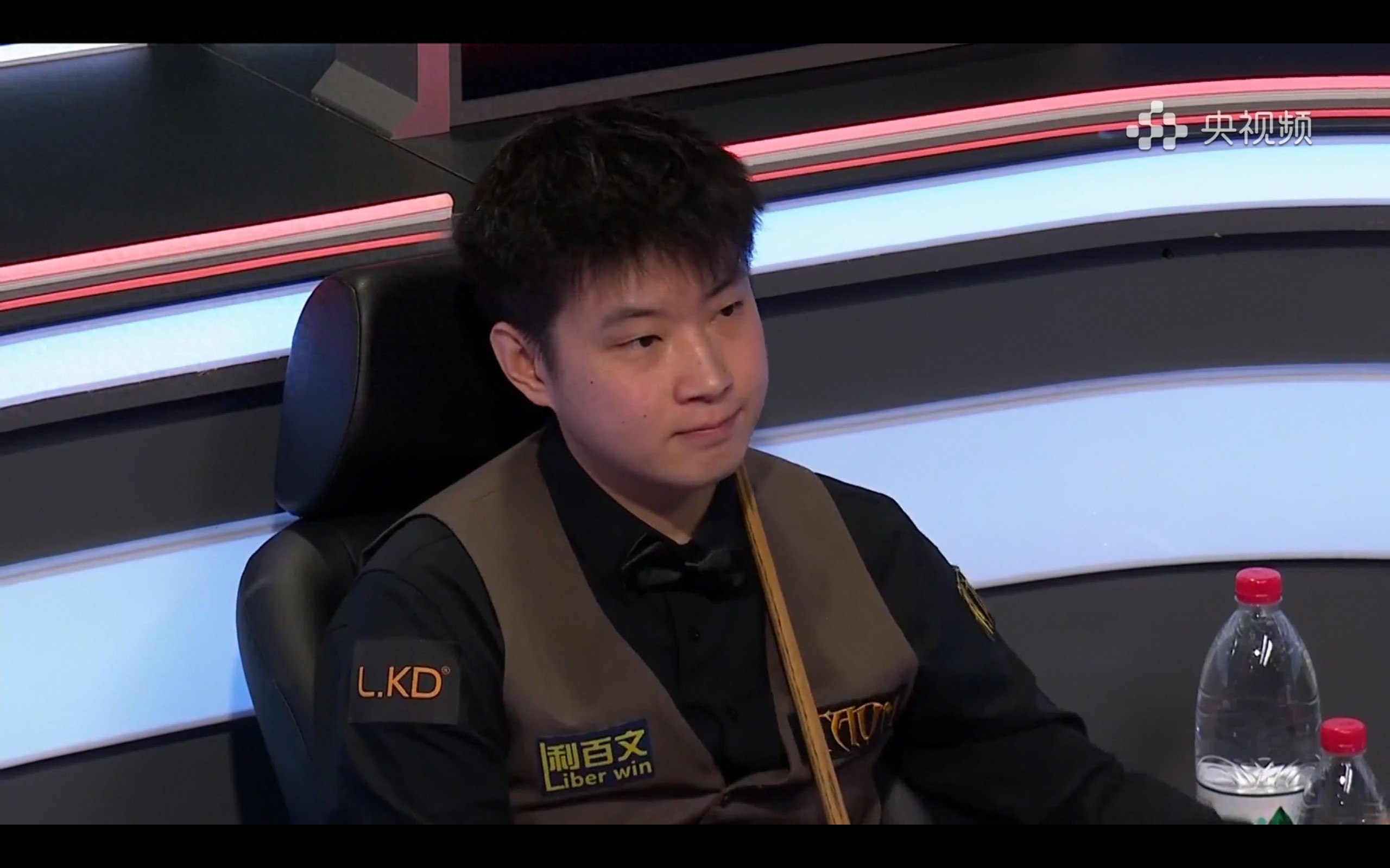 The Snooker Suzhou Masters Invitational today (12.27) features Zhao Xintong and Hendry competing, live on Huya.