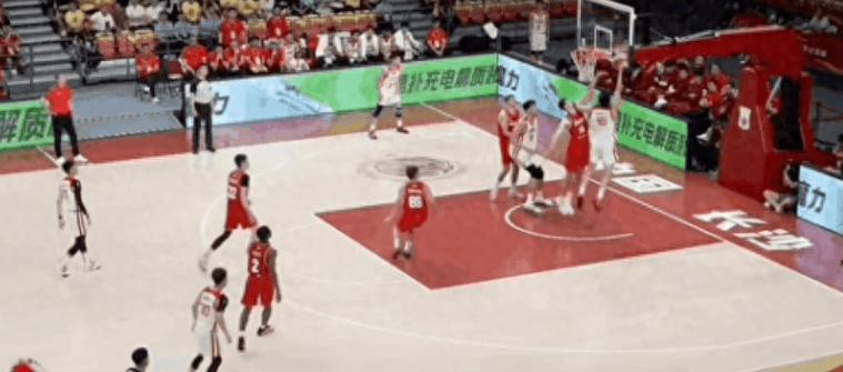 Wang Junjie erupted with 18 points and 14 rebounds, while Liao Sanning added 15 points, as China's men's basketball team narrowly defeated Serbia's FMP.