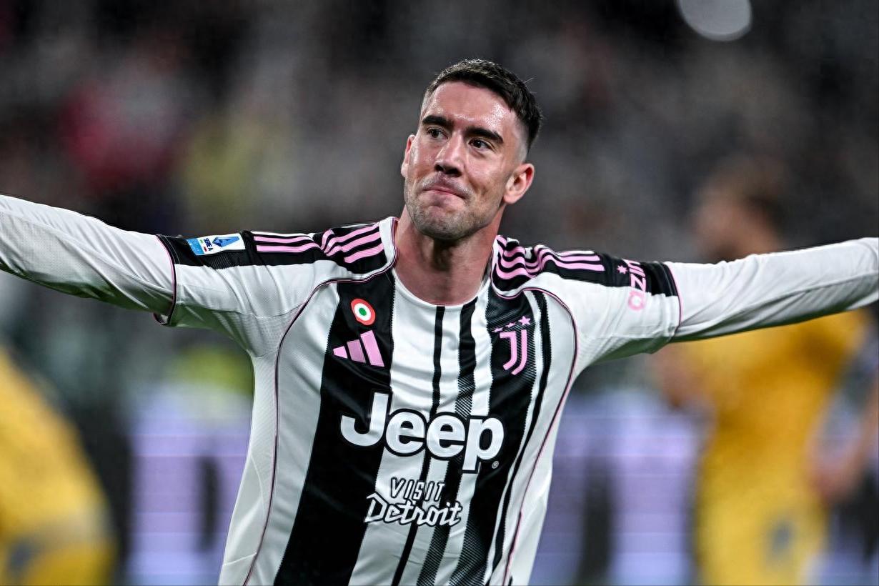 Manchester United still didn't listen to the persuasion and wanted to buy a striker from Serie A Vlahovic asked for a weekly salary of 200,000 pounds