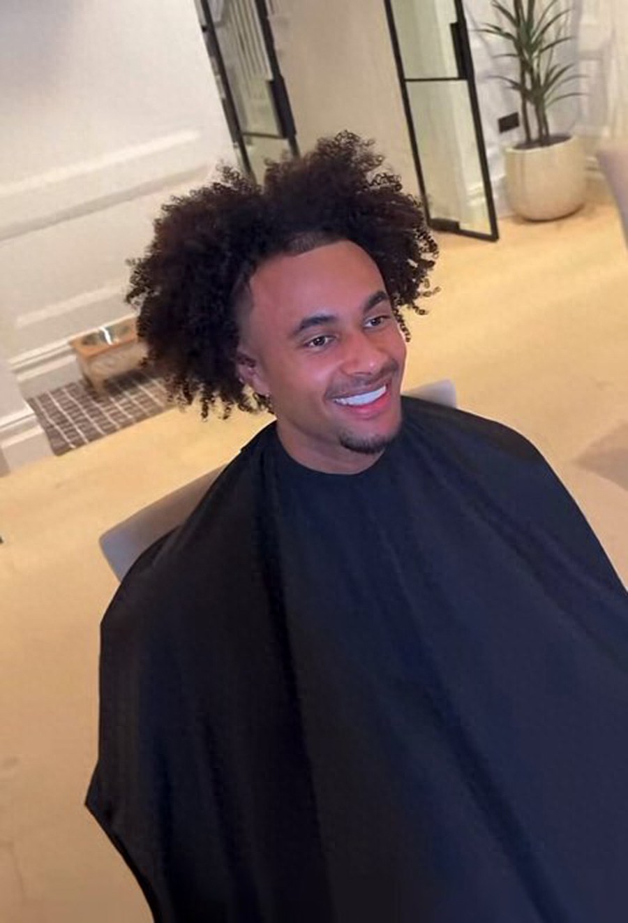 Manchester United player decides to leave, forced to stay misses World Cup! Mazraoui resumes training available for Villa match.