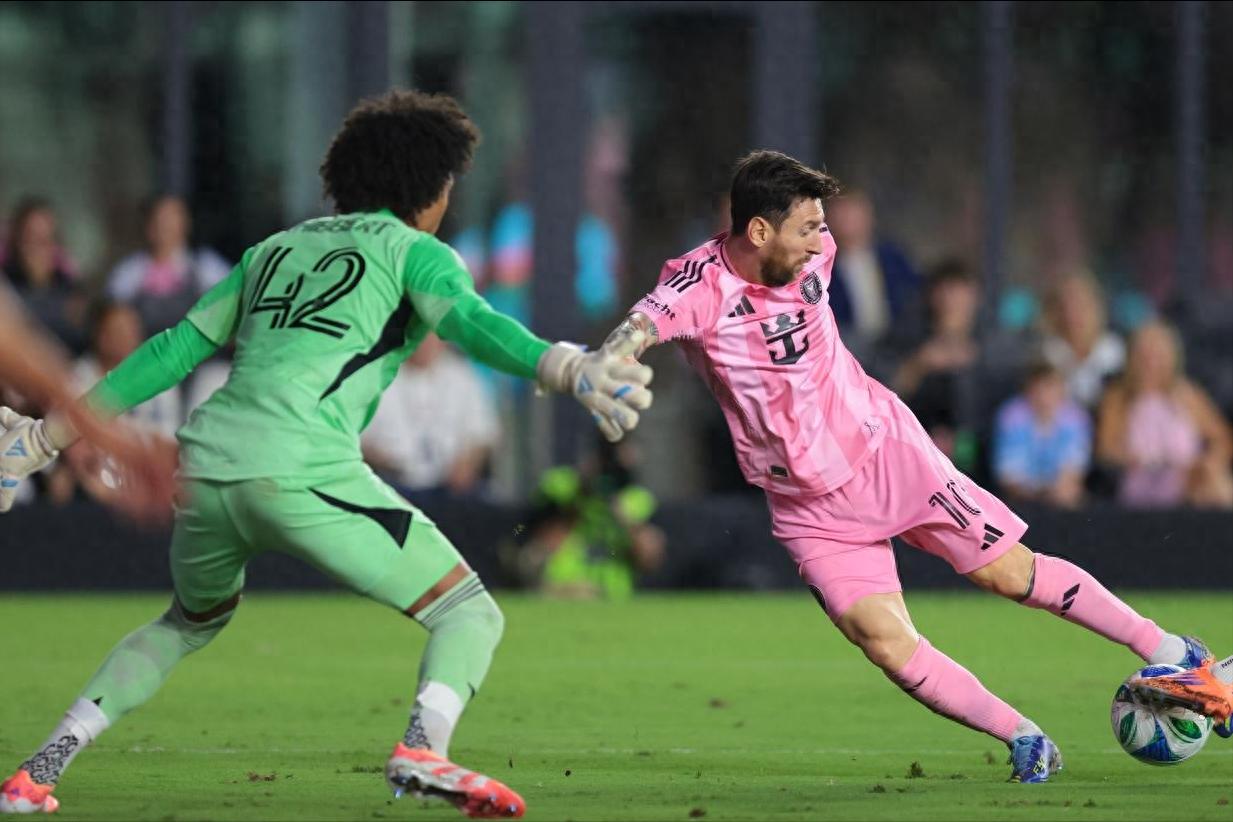 The football legend is incredibly busy; after scoring twice and assisting once in the MLS, Messi immediately joined Argentina&#39;s training to prepare for the match against Puerto Rico.