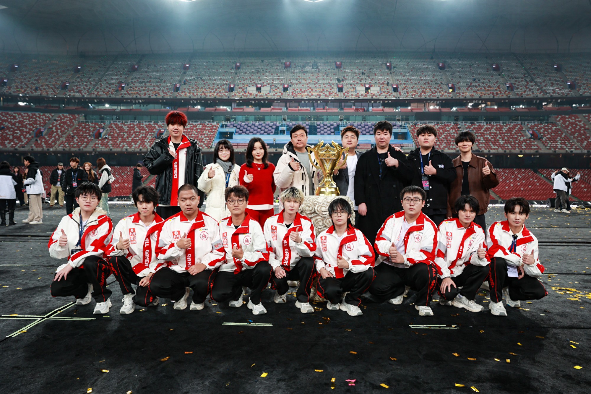 The transfer window saw all teams, including AG, undergo complete roster overhauls; WB retained Shangye with minimal changes, while Wolf Team kept only one player.
