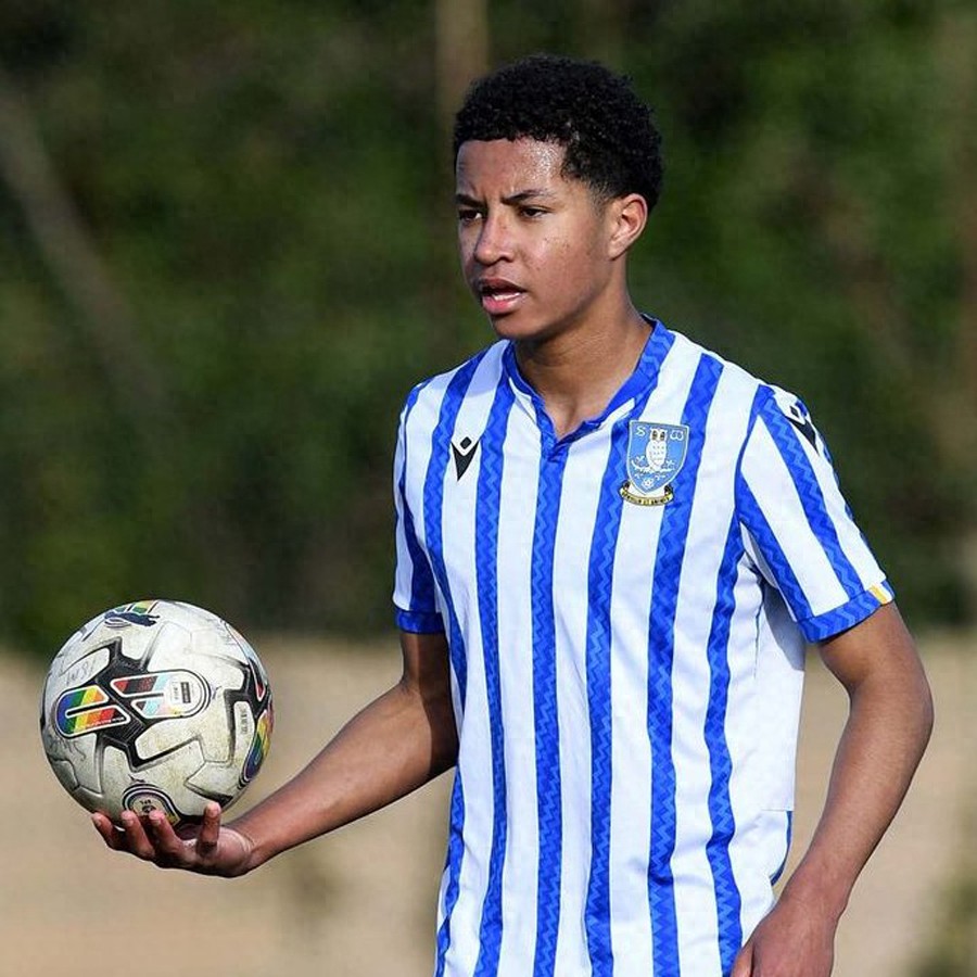 Manchester United reported to be pursuing a new left-back, another gamble by Sir Jim Ratcliffe! The last of the "Five Mice" will be available for transfer in the winter window.