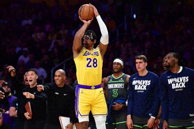 The Lakers restricted area was taken by the Timberwolves in the first round of the NBA playoffs G5, and Hachimura spoke directly