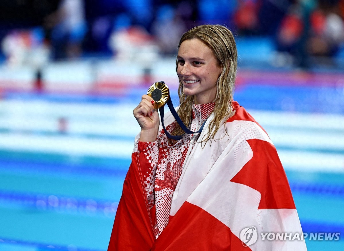 McIntosh has broken the world record three times in the past four days, reserving the title of the new generation of "Queen of Swimming".