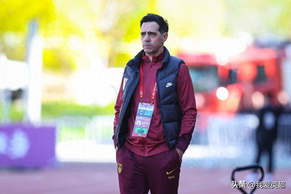 The Chinese Football Association made a major announcement! The 52-year-old head coach of the U16 national team has been dismissed, just two months after leading the team to a championship victory and defeating South Korea.