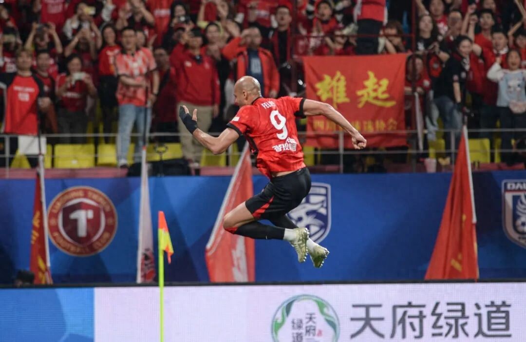 Rongcheng's big win keeps them leading, but the "real test" will begin at Workers' Stadium.