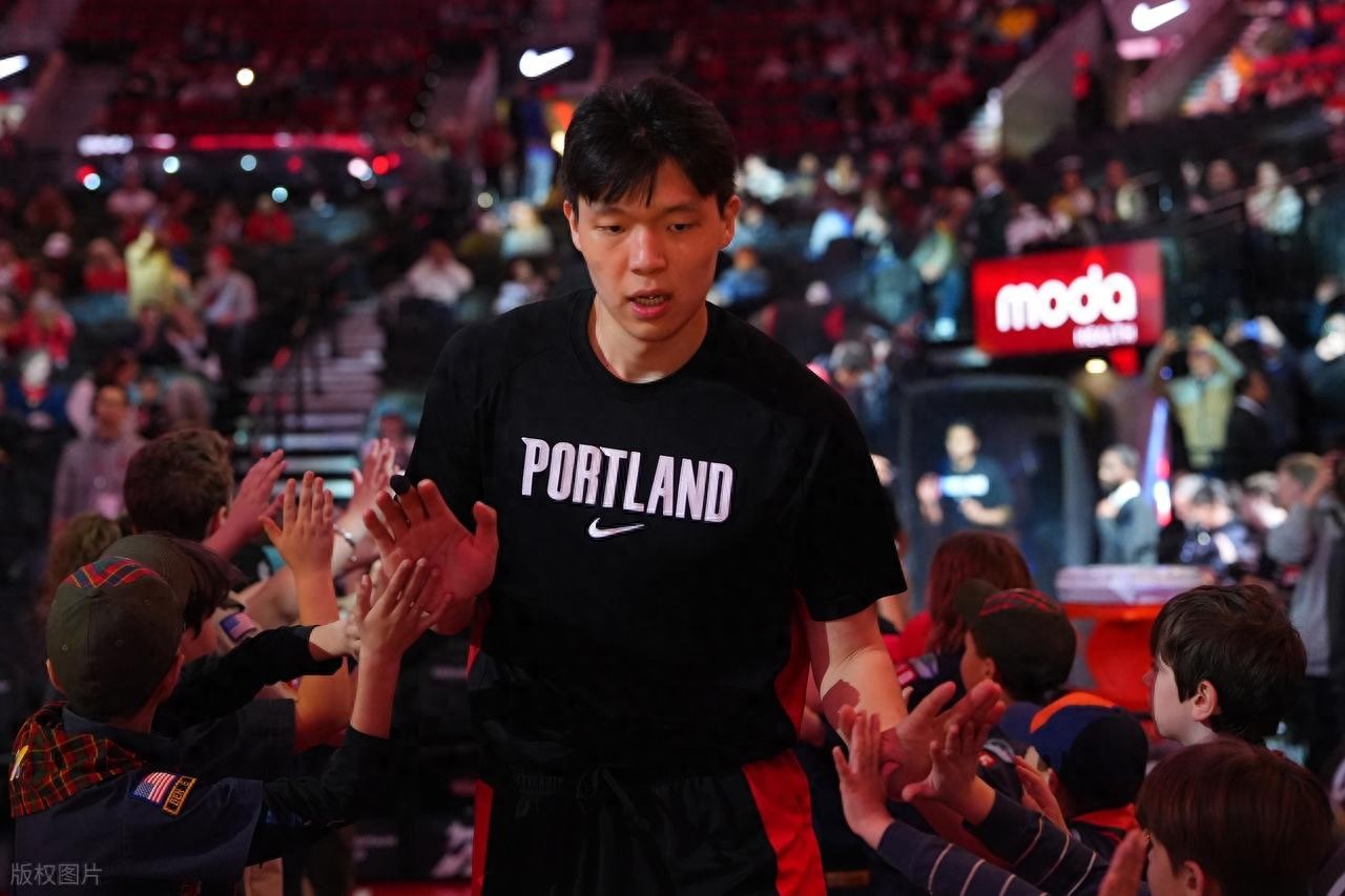 Almost played the entire fourth quarter! Yang Hansen logs 11 minutes with 6 points, 4 rebounds, and 1 block; Trail Blazers crush Wizards by 35 points.