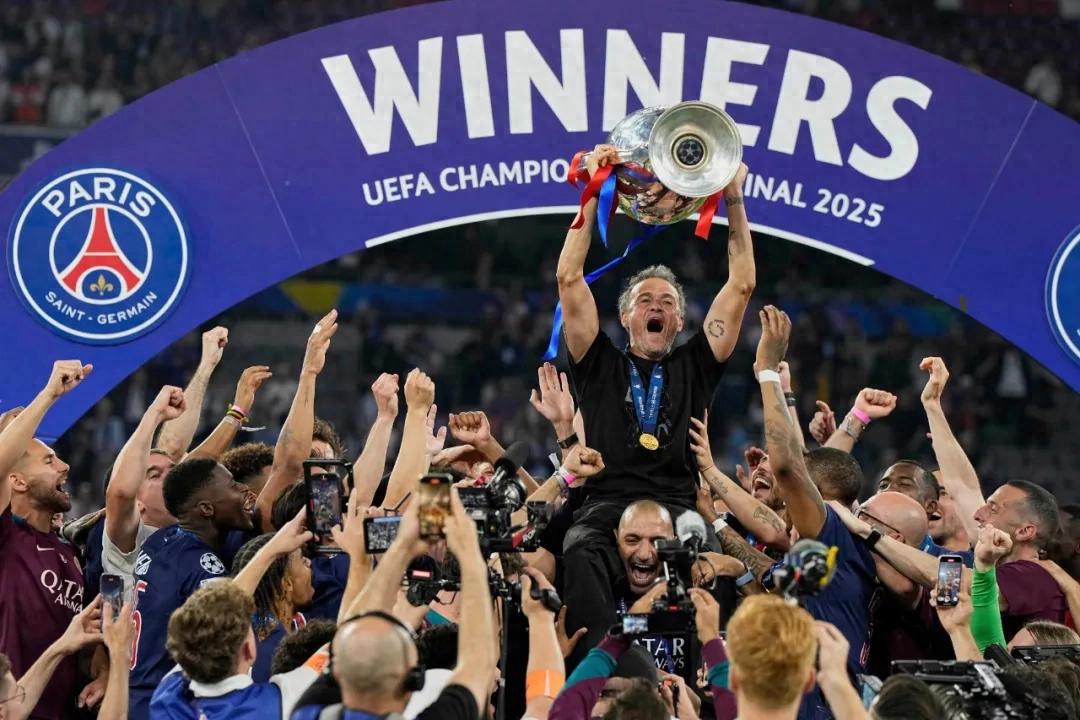 Enrique: Ten years back at the top of Europe, the name of a champion father