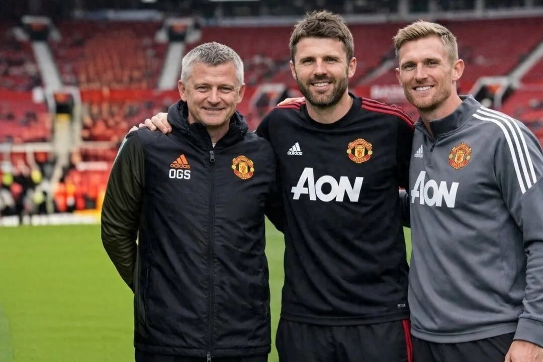 Ole Gunnar Solskjær is set to interview for the Manchester United managerial position on Saturday! Carrick receives strong backing from a key figure, while Fletcher might lead the team against Manchester City.