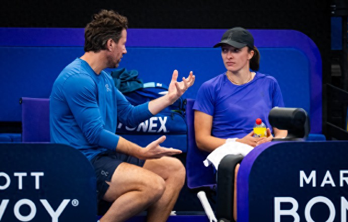 Swiatek Ends Collaboration with Coach!