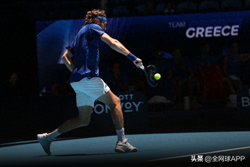 Player | After 18 months, Tsitsipas secures his first win over a Top 10 player, aiming for a Grand Slam final in the new season