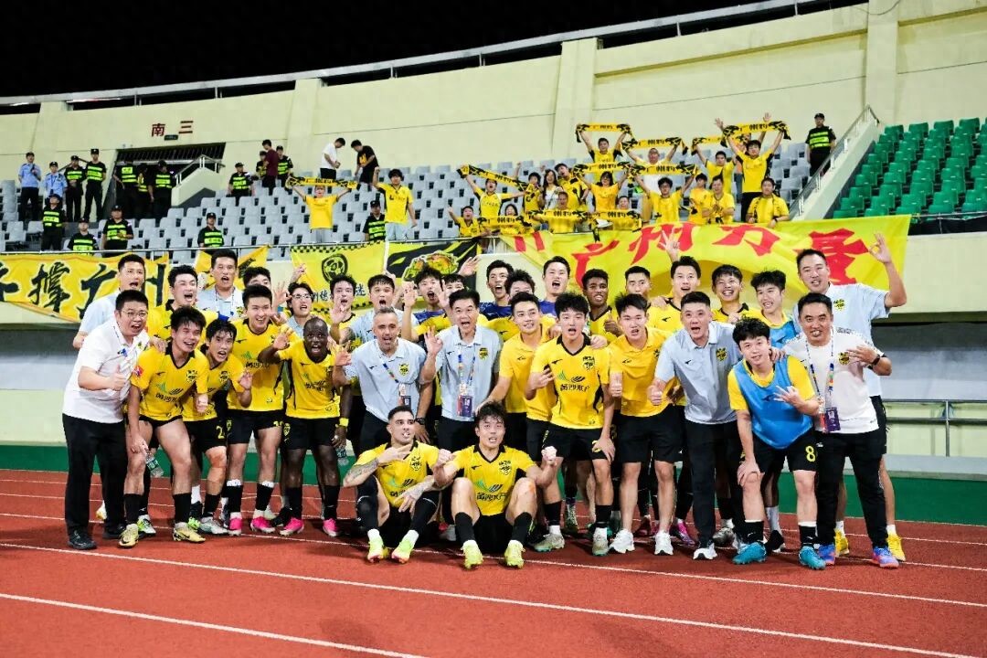 Guangzhou Leopards End Ningbo's Five-Game Winning Streak, Dominating the League