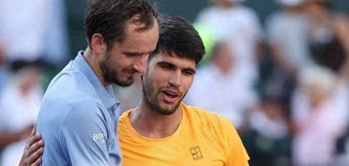 Alcaraz was avenged by Medvedev, who ended his historic season-opening winning streak?