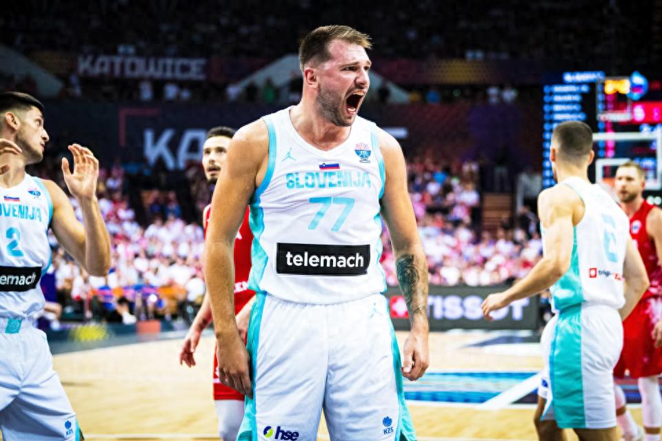 EuroBasket: Doncic Scores 34 but Slovenia Falls to Poland; Lloyd Hits 7 of 8 Threes for 32 Points