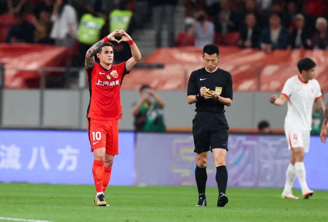 Harbour halts home defeat! Vital was taken to the hospital after the goal, and Kuai Jiwen was recognized as a substitute