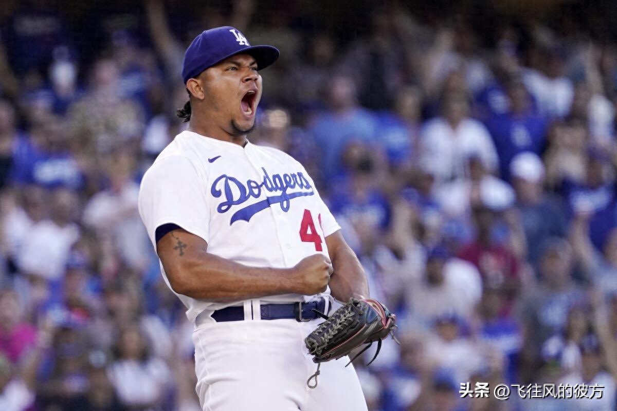 The Los Angeles Dodgers have finalized a one-year contract with Brusdar Graterol to avoid salary arbitration.