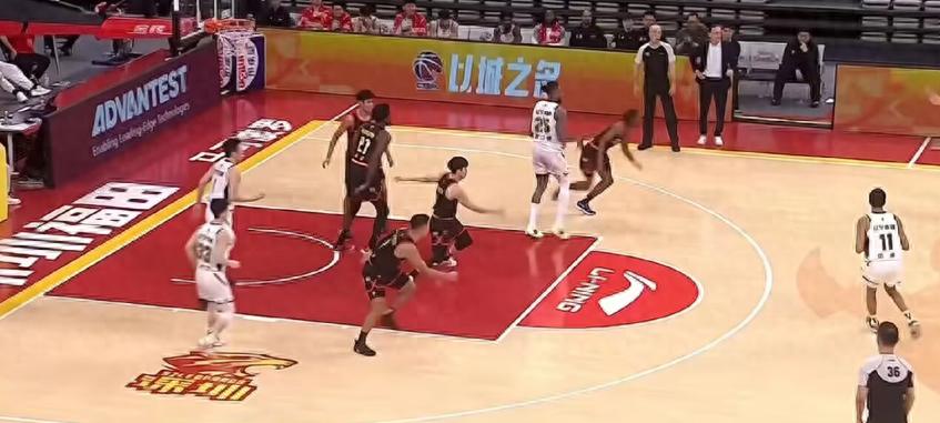 Morland erupts with 21+13, Zhao Jiwei contributes 17+9 as Liaoning defeats Shenzhen for 3 consecutive wins