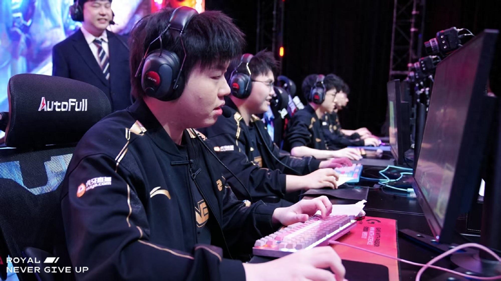 LPL: Prepare for 2026! RNG missed the third stage and was "early holiday"