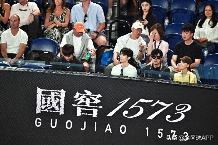 An old steed in the stable still aspires to gallop a thousand miles! Djokovic defeats Sinner in five sets, returning to the final after three years