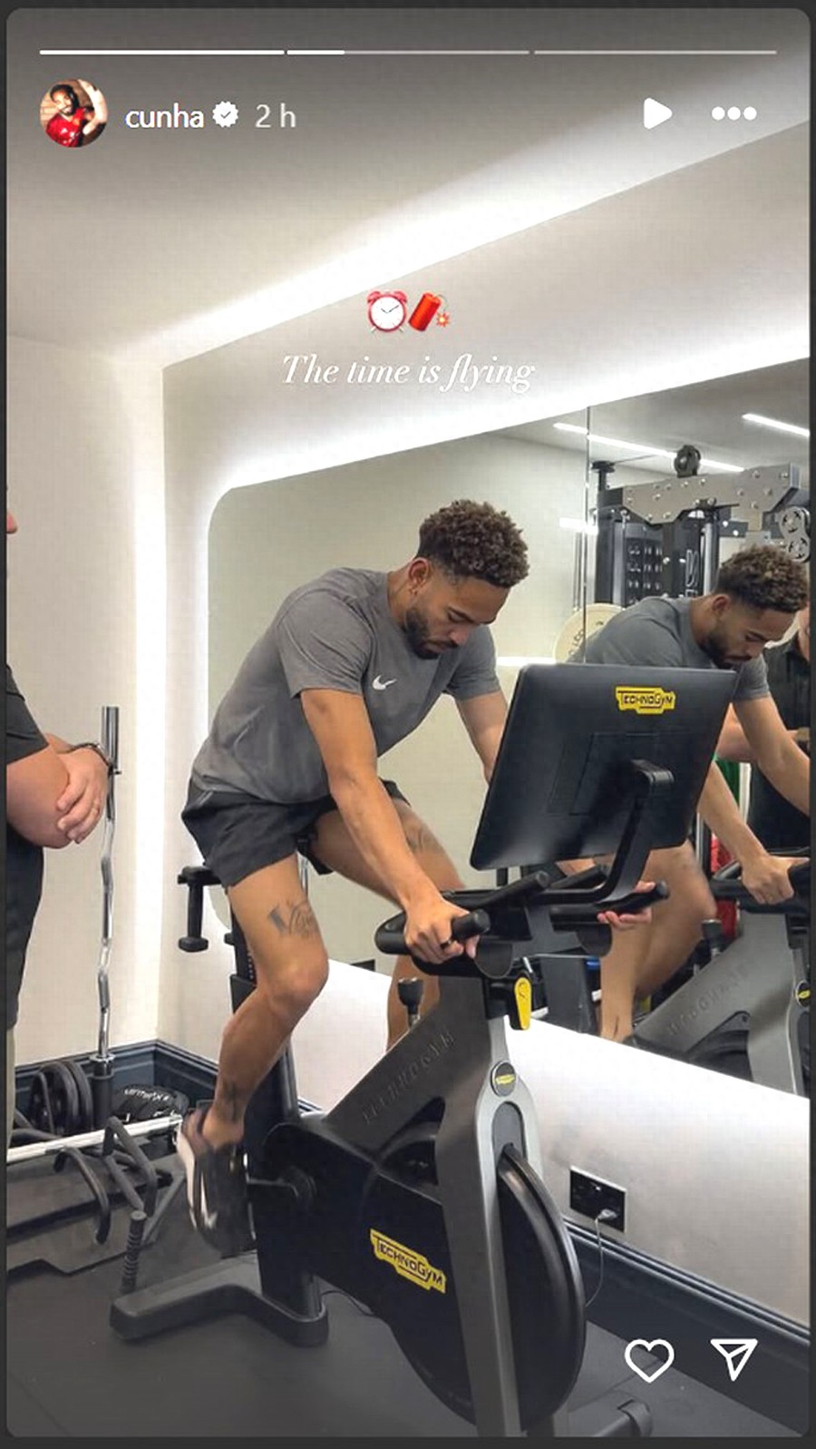 Cunha&#39;s chances of playing in the Manchester United derby have greatly increased; he can already ride a bike! The personnel situation between the Red Devils and Manchester City is shifting.