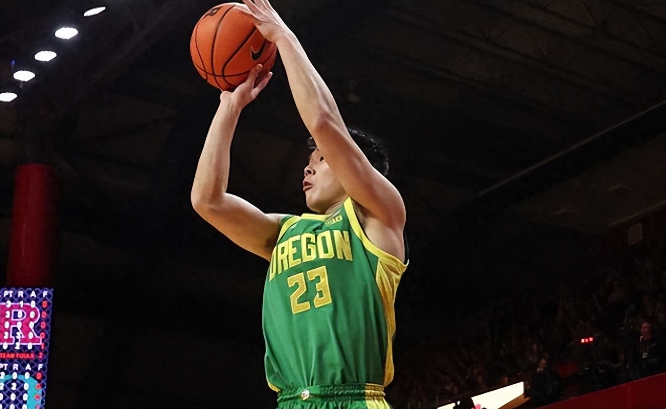 Oregon University suffers sixth consecutive loss! Lin Wei scores 9 points, grabs 2 rebounds, dishes 1 assist, and makes 2 steals: all points came in the final 3 minutes and 27 seconds.