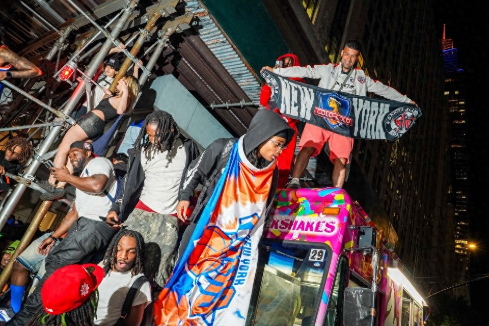 New York fans lost control after their team's defeat! 21 arrested, 5 police officers injured, Wembanyama calls for mutual respect.