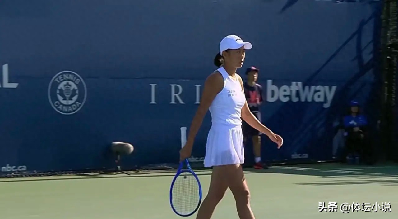 Major upset! 37-year-old Chinese veteran bags a 10-0 bagel against a former French Open champion, wins two in a row to reach the round of 32, set to face Sabalenka.