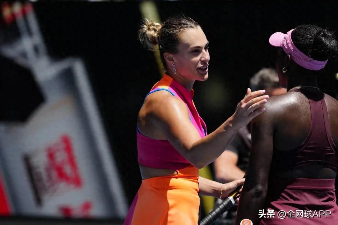 Day 8 at the Australian Open: Alcaraz Advances Smoothly, Jovic Reaches Quarterfinals for the First Time