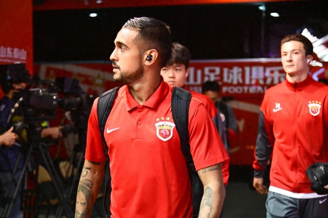 Shanghai Port: Depleted Squad Faces Grueling Schedule, Testing Balance Art