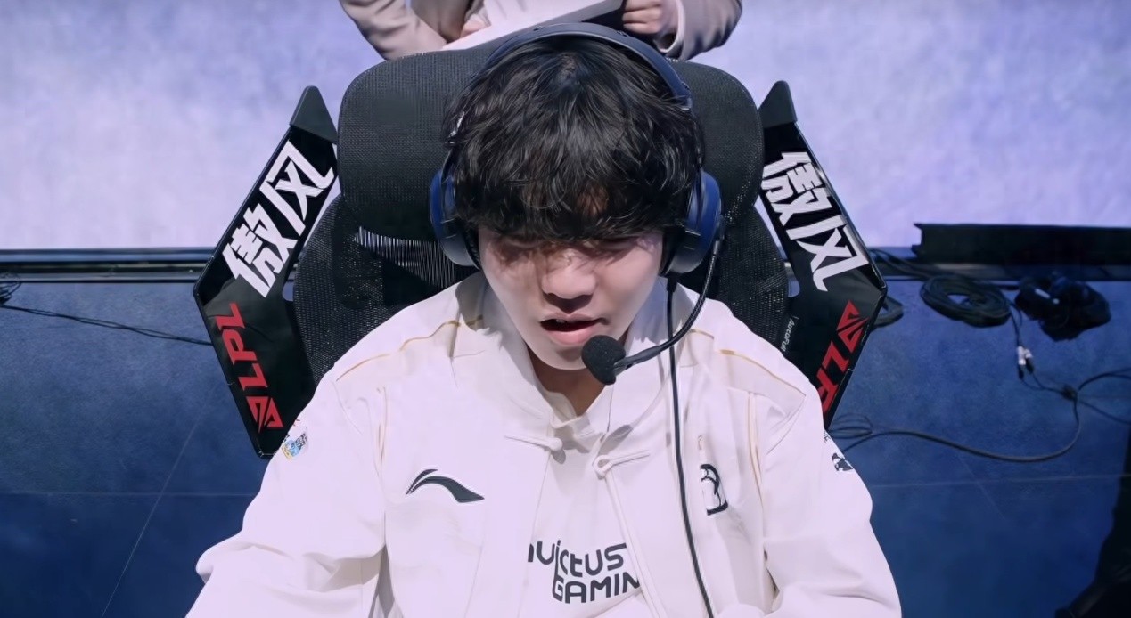 LPL legend Yasuo debuted, Rookie missed the god battle, the IG situation collapsed, and the lower road became a breakthrough