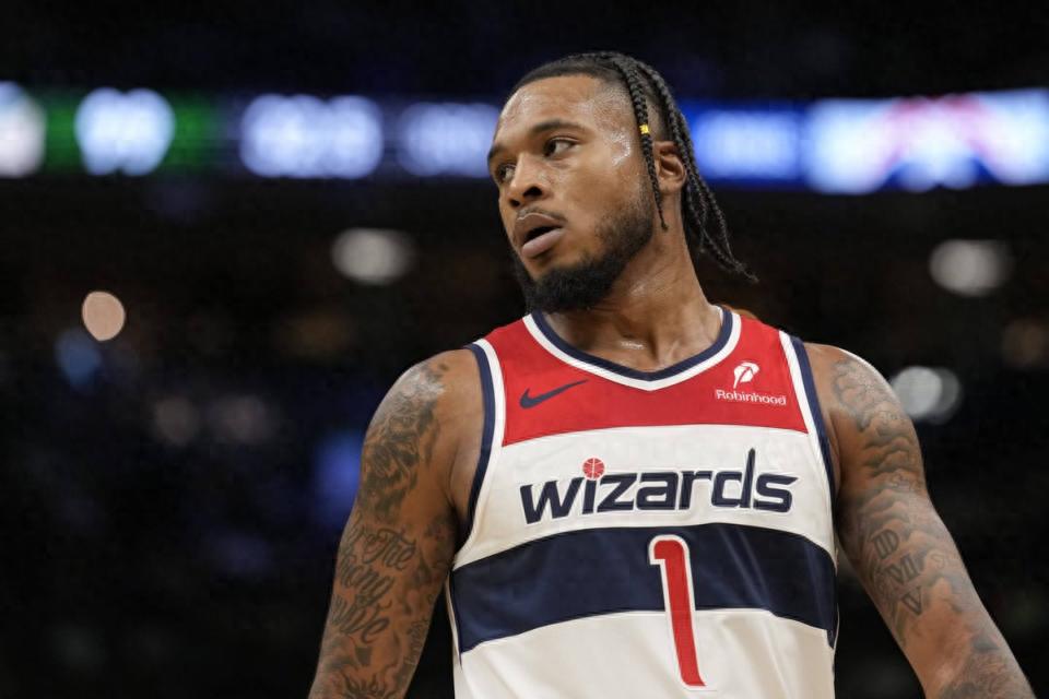 Indefinite hiatus! Wizards officially announce Whitmore diagnosed with deep vein thrombosis; VanVleet missed last season due to the same condition.