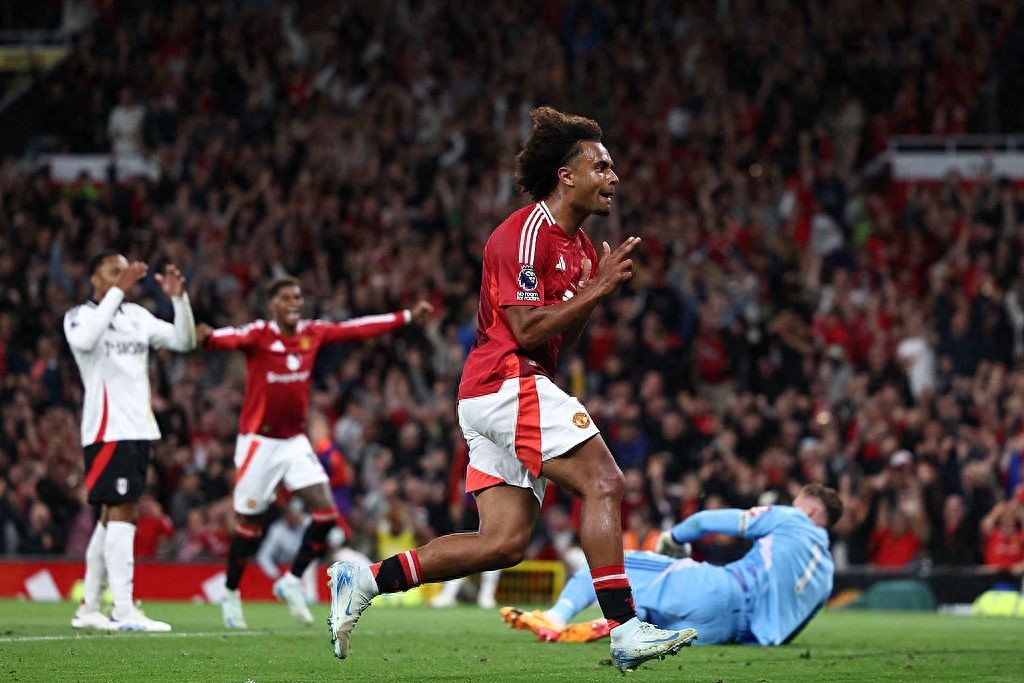 Manchester United fringe player becomes hot commodity! Three Serie A clubs compete, left-back top target emerges