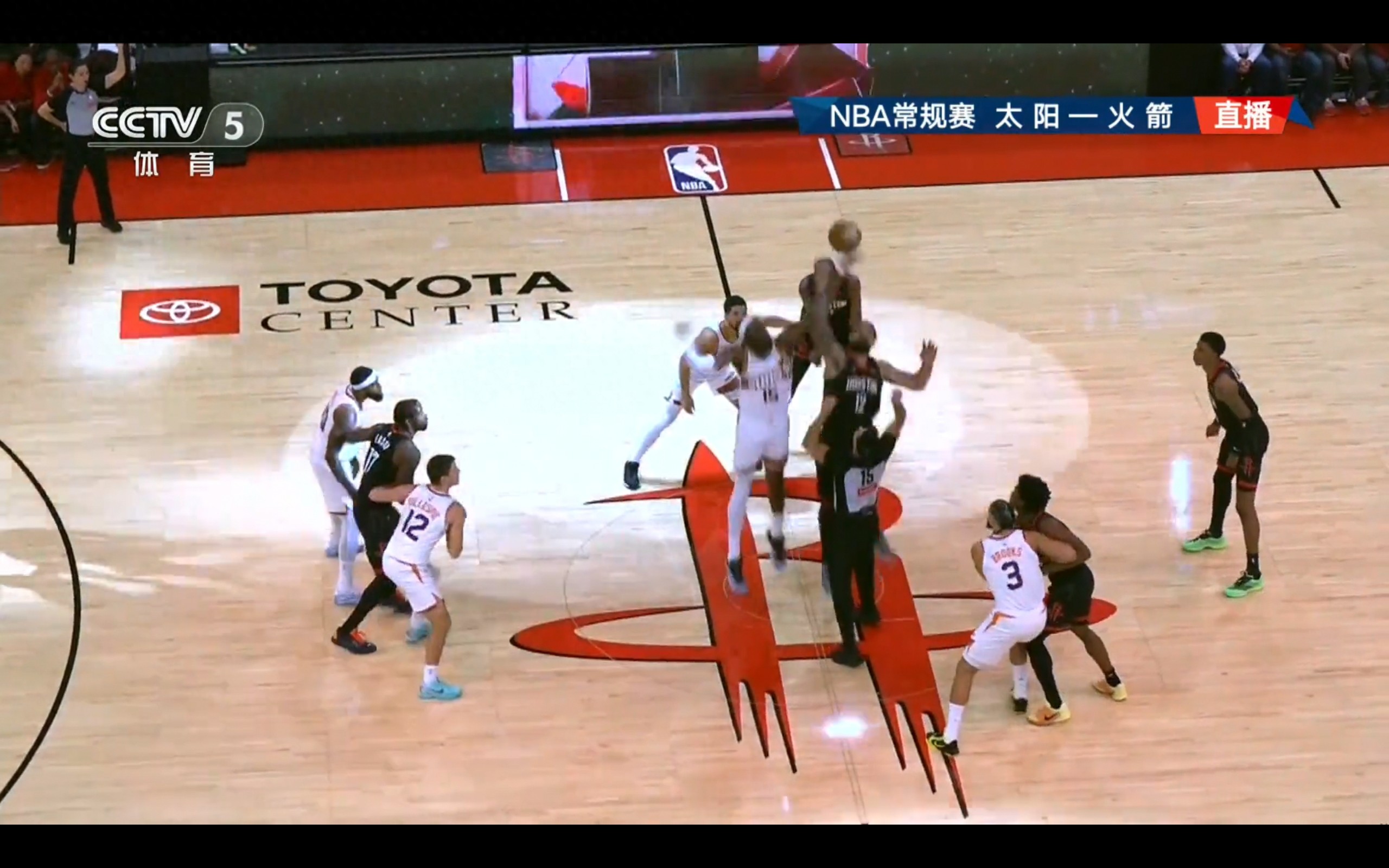 Live now: NBA game between the Rockets and the Suns.