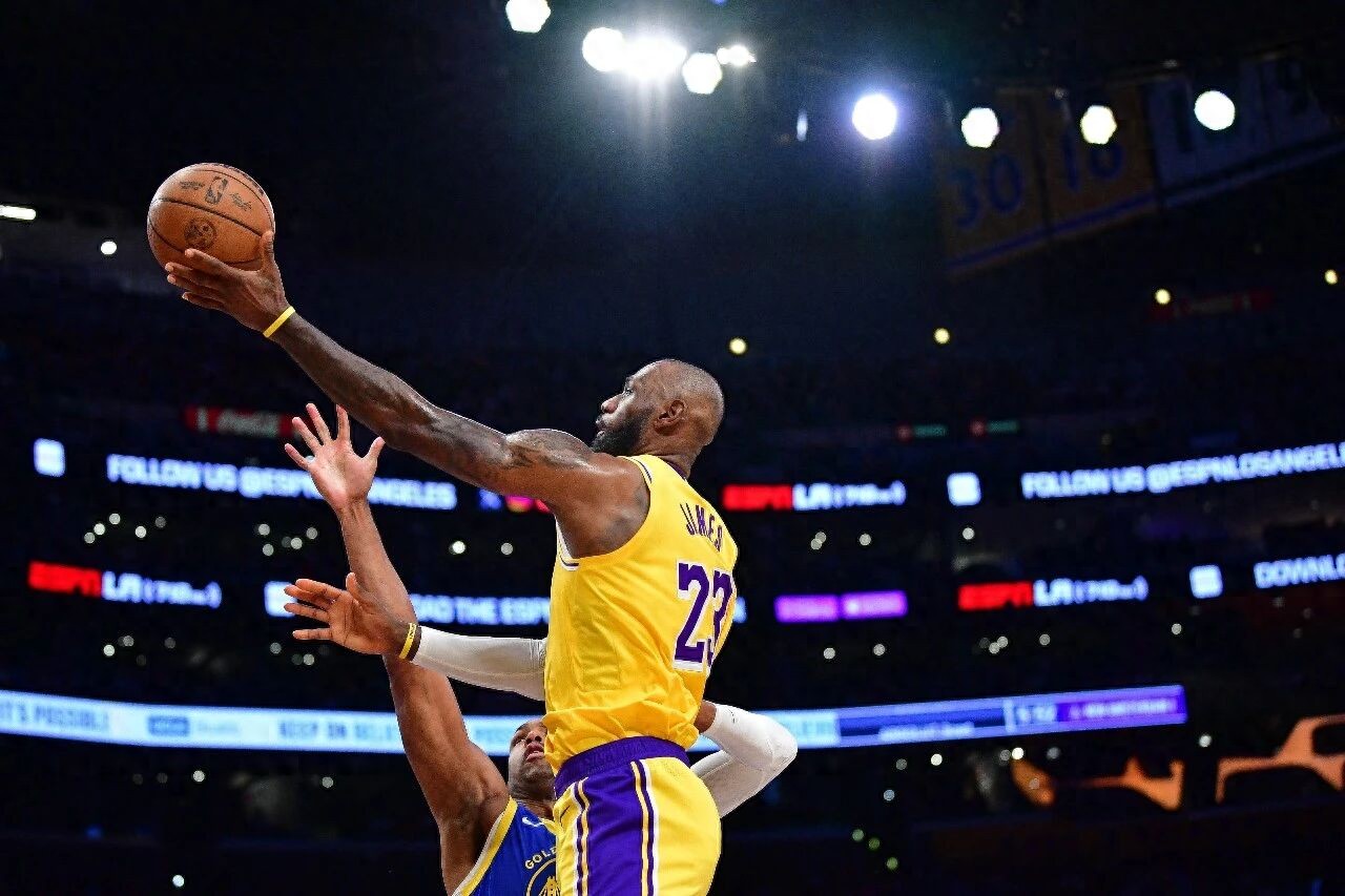 The Lakers officially announced! Two players have been assigned to the development league, and one player will be sidelined for over a month.