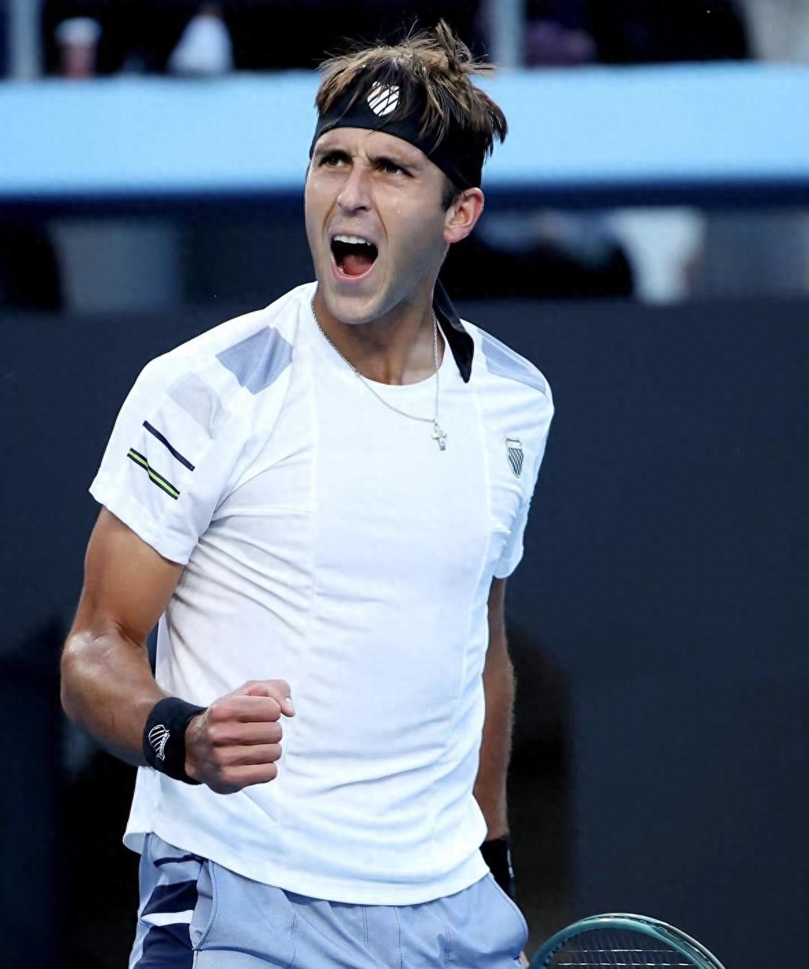 Fearless of playing two matches in one day, Etcheverry reached four tour finals and finally claimed the title