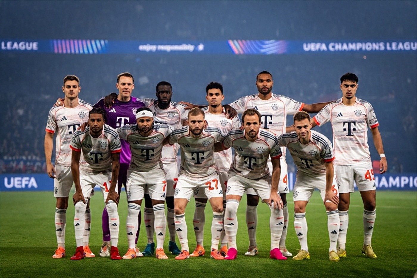 God of War and Devil in One! Dias Scores Twice + Red Card for Scissor Kick, Bayern Beats PSG 2-1 for 16th Consecutive Win