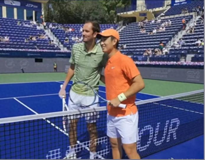 The heartbreaking reason behind Shang Juncheng’s double defeat by Medvedev, as “the reborn” Yuan Yue refuses to exit in the first round of the main draw.