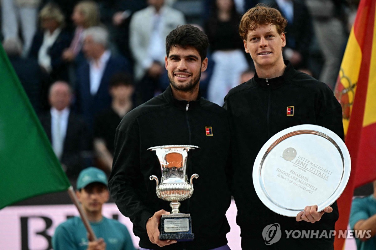 The 2025 French Open singles draw has been released, and Sinner and Djokovic are expected to meet in the semifinals