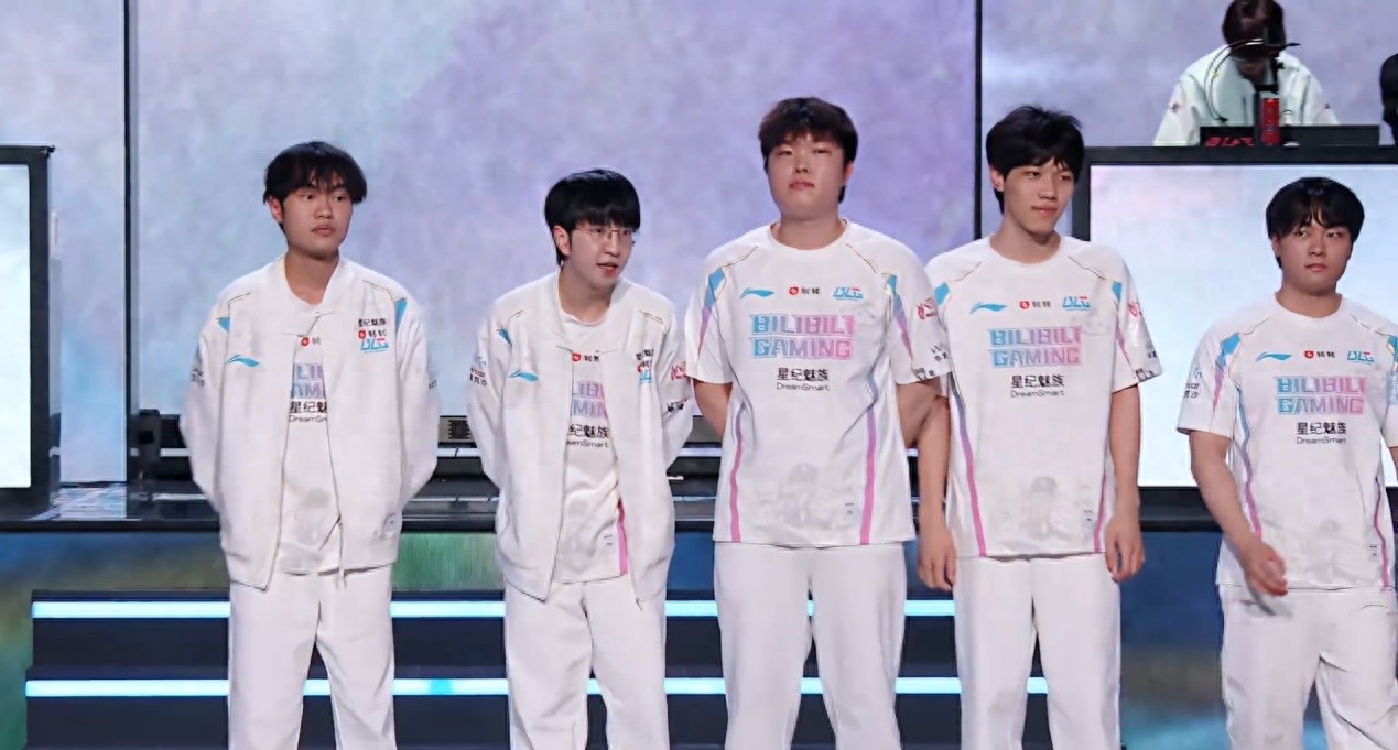 The LPL all-god class ended, TheShy was poisoned to death, Rookie was counter-killed, and BLG advanced to the World Championship