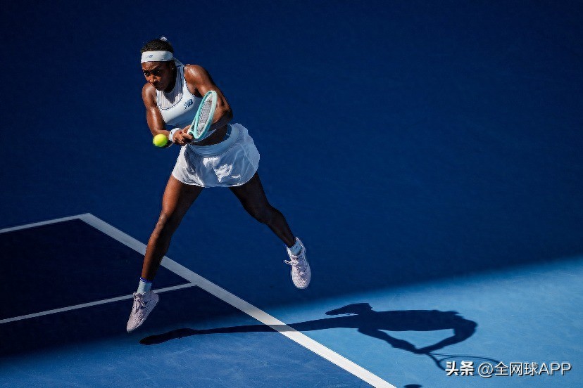 2025 China Open: Gauff comes from behind to defeat Bencic and advance to the quarterfinals, securing a spot in the year-end finals